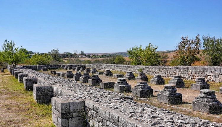 Cetatea Tropaeum Traiani Unul Dintre Cele Mai Vizitate Obiective