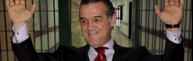 becali acasa