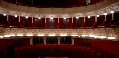 teatrul metropolis
