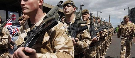 militari britanici