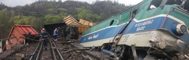 tren deraiat hunedoara