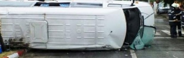 accident microbuz A1