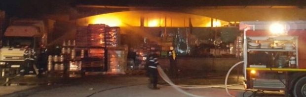 incendiu depozit