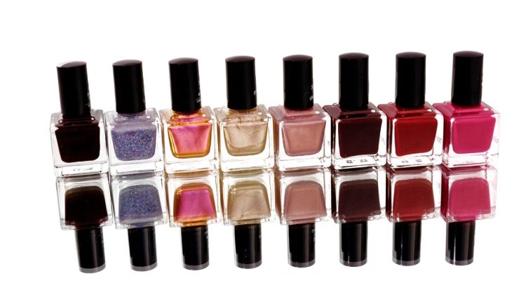 Produse profesionale pentru manichiuri